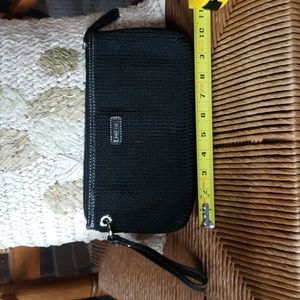 Sak wristlet